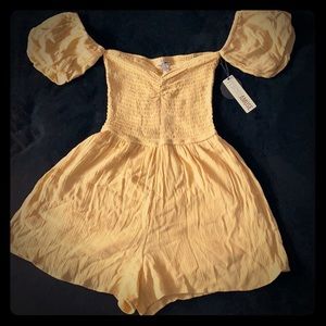 Amuse Society Off Shoulder Romper Size M